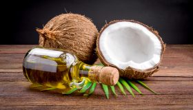 Защитете се със аромата на кокоса – козметичните свойства на кокосово масло